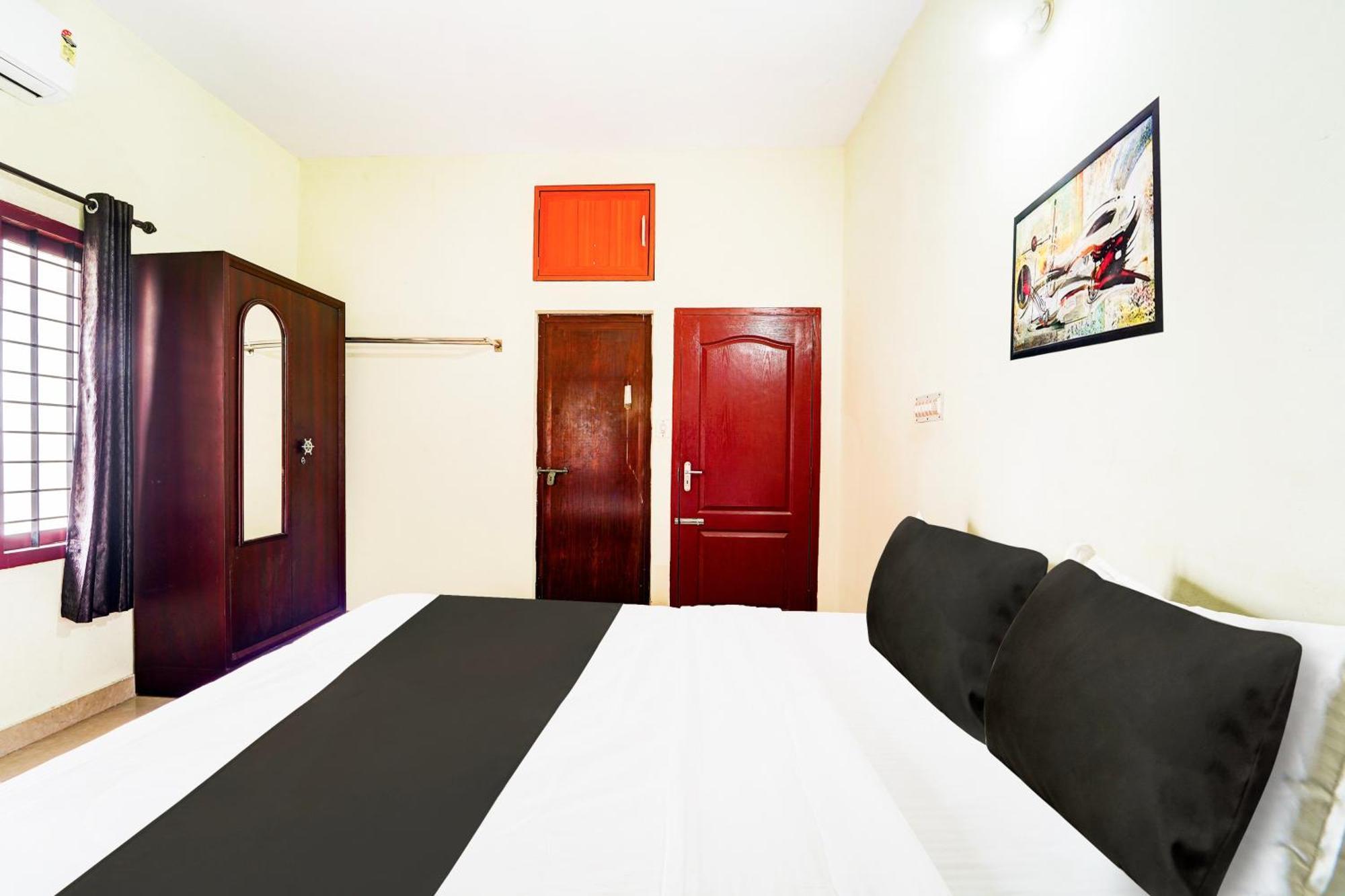 Super Hotel O Nettoor Near Lakeshore Hospital Kochi Exterior photo