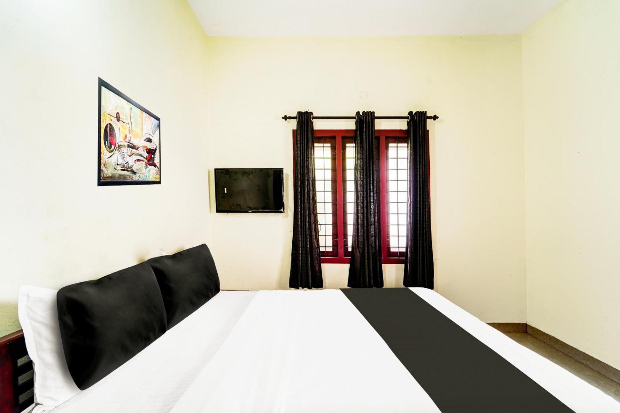 Super Hotel O Nettoor Near Lakeshore Hospital Kochi Exterior photo