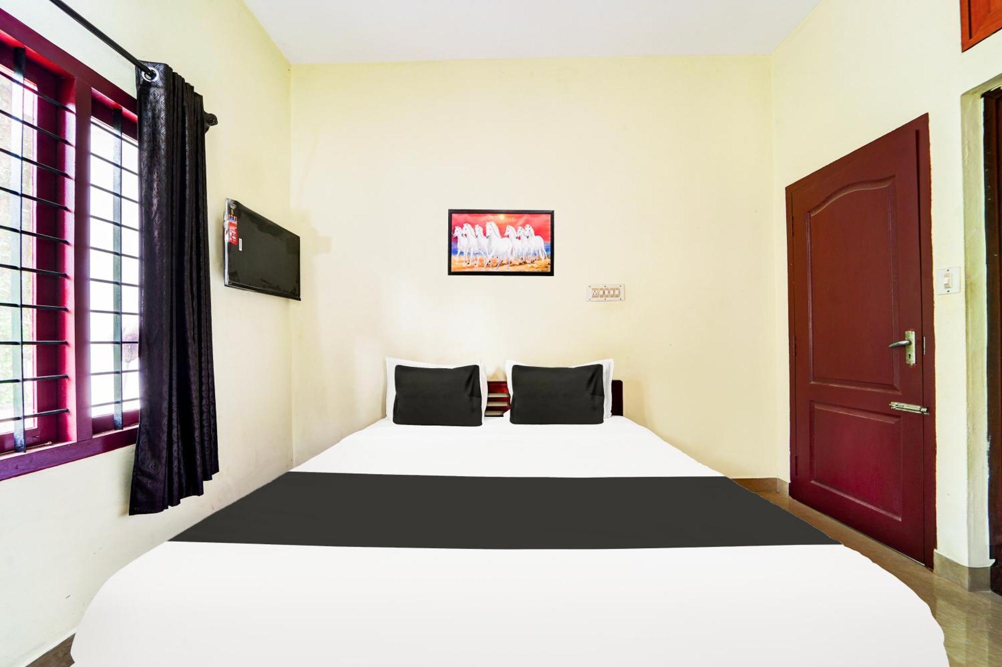 Super Hotel O Nettoor Near Lakeshore Hospital Kochi Exterior photo